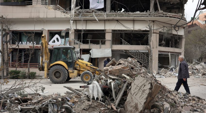 Última hora de la guerra de Estados Unidos e Israel contra Irán, en directo | Irán denuncia que EE UU prepara ataques terrestres mientras habla de negociaciones