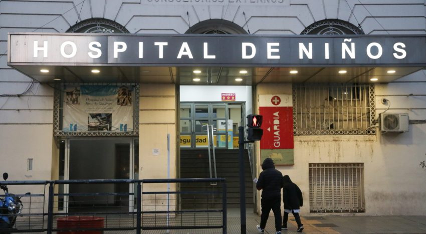 Qué es el propofol, la droga anestésica de acción ultrarrápida que quedó bajo la lupa tras la muerte del exresidente