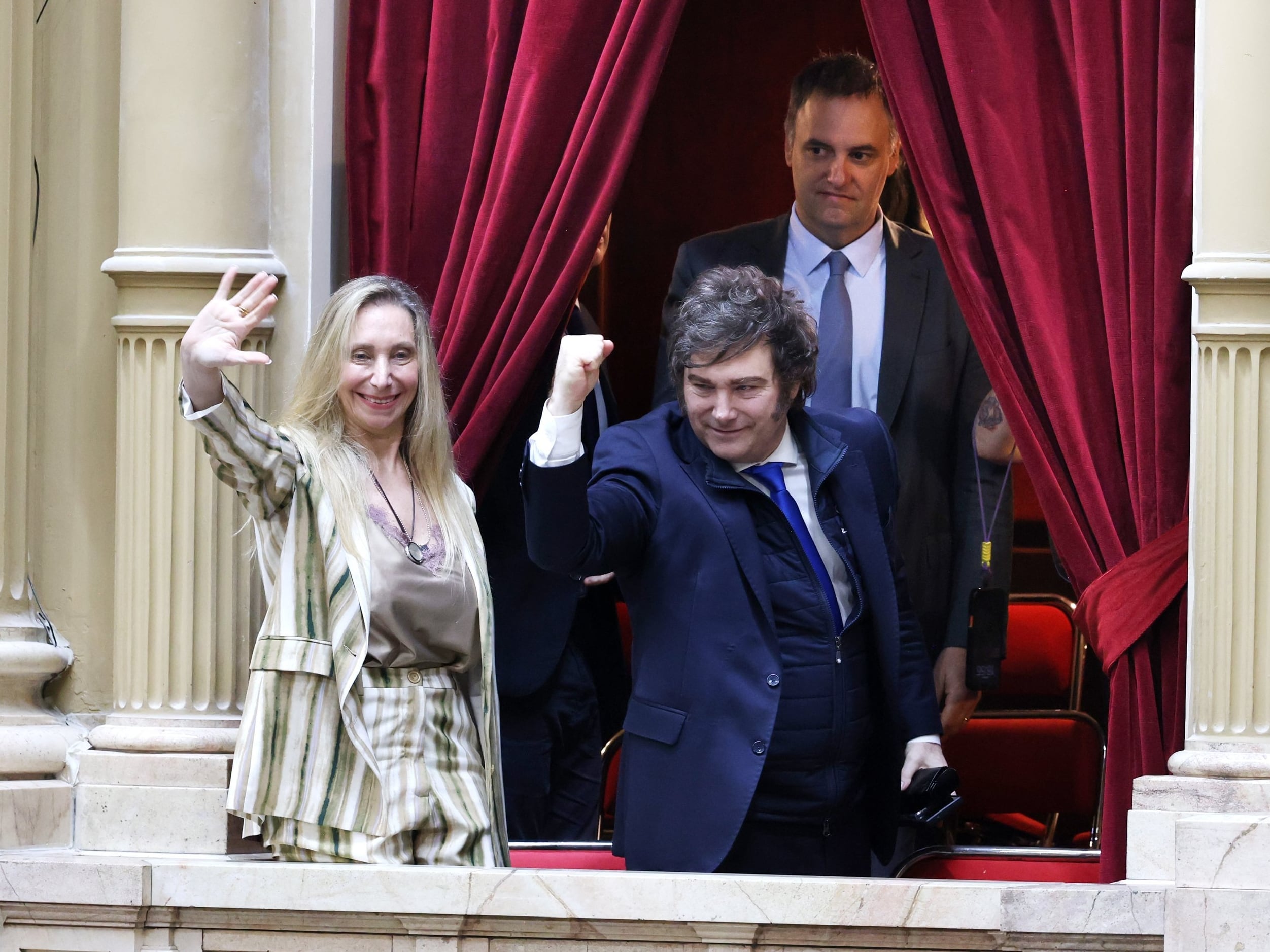 Los hermanos Milei y Manuel Adorni, en el Congreso