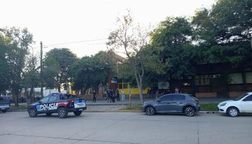 Un alumno ingresó armado a un colegio de Santa Fe y mató a un compañero