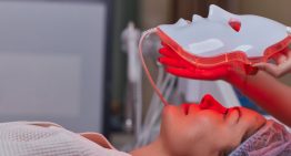 Máscaras LED de luz roja: la práctica que estimula el colágeno, reduce arrugas, acné y cicatrices