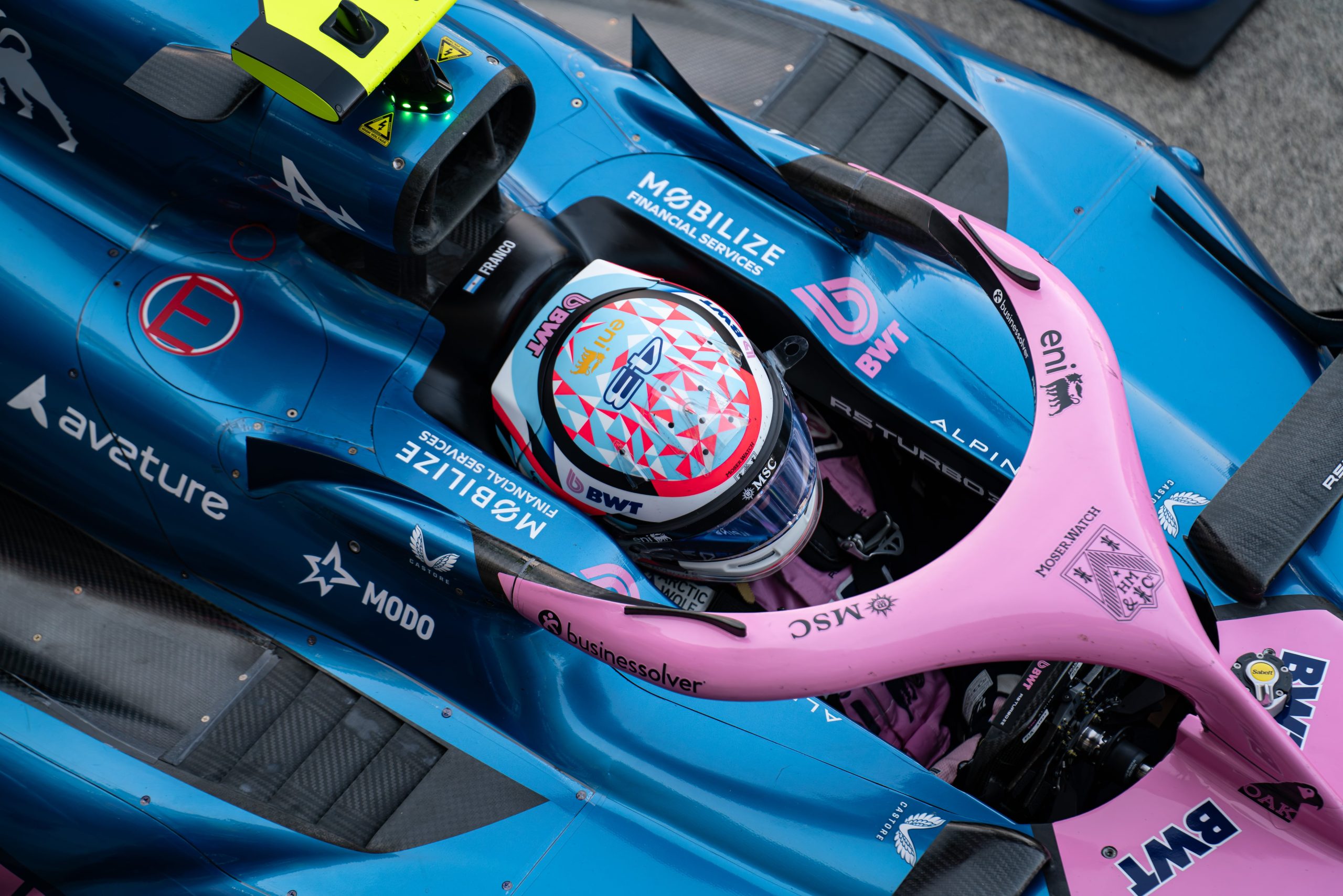 Es muy bueno el comienzo de Franco Colapinto en la carrera de Japón: en dos vueltas pasó de 15º a 13º.