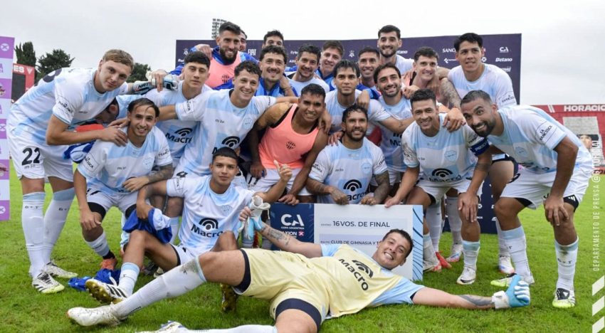 El grosero error que cometió el árbitro del partido que Gimnasia y Tiro de Salta le ganó a Gimnasia de Mendoza en la Copa Argentina