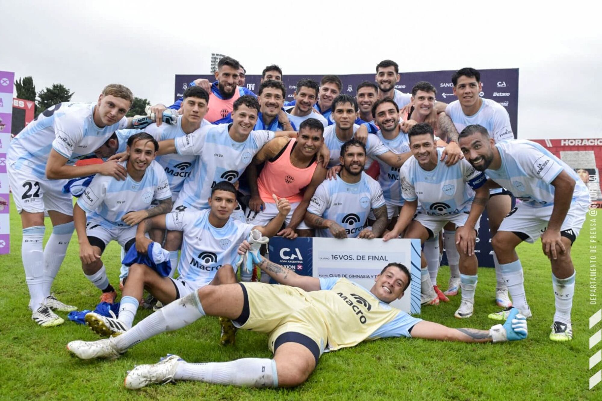 El festejo de Gimnasia y Tiro (https://x.com/Copa_Argentina)