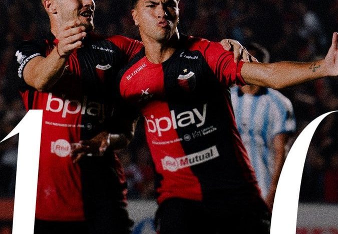 El DT de Colón habló de la decisión de Ignacio Lago de presentar públicamente a su novio: “Lo naturalizamos”