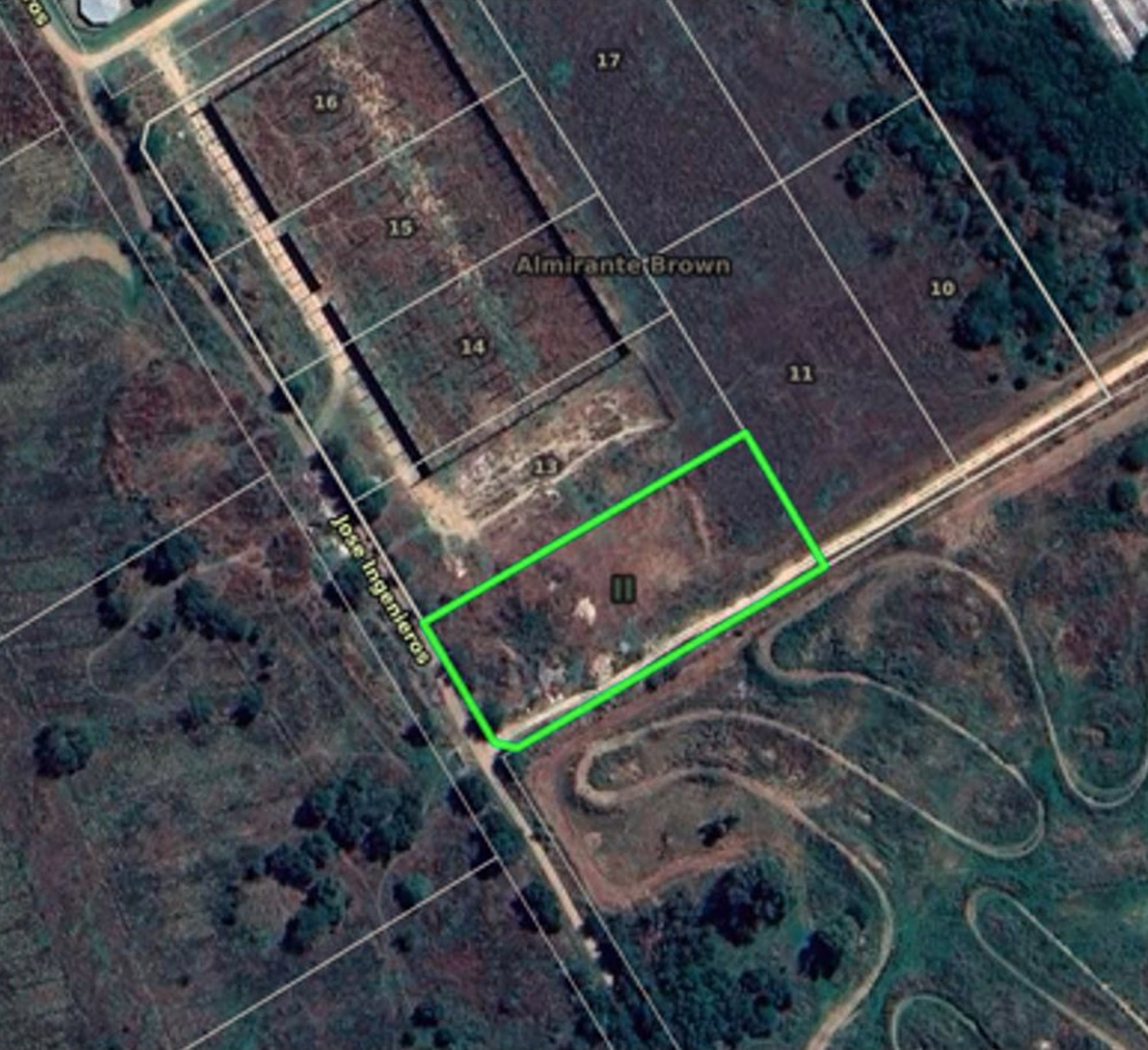 En terreno se encuentra  sobre José Ingenieros, y tiene una superficie de 4637,95 m2