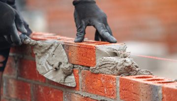 Mano de obra abril 2026: cuánto cobran albañiles, oficiales y ayudantes (con valores por jornada)