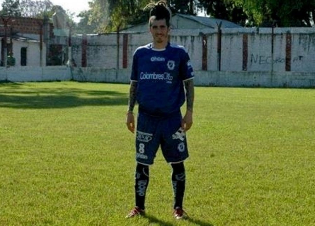 Gastón Firpo con la camiseta de San Martín de Burzaco