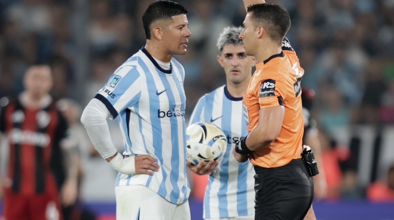 Rojo sigue sancionado por la roja ante River (Foto: Fotobaires)