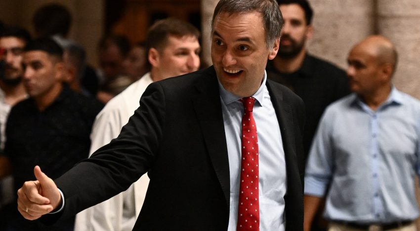 Manuel Adorni ensayó y recorrió el recinto de Diputados en la previa al informe que dará el miércoles