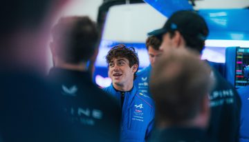 Franco Colapinto mostró el lujoso auto que Alpine le dio para manejar en Inglaterra: “Quiero uno así en casa”