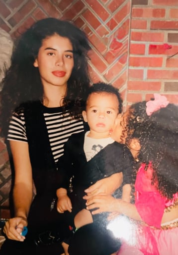 Alejandra sostiene en brazos a Randy Jr., su hijo con Randy Jackson