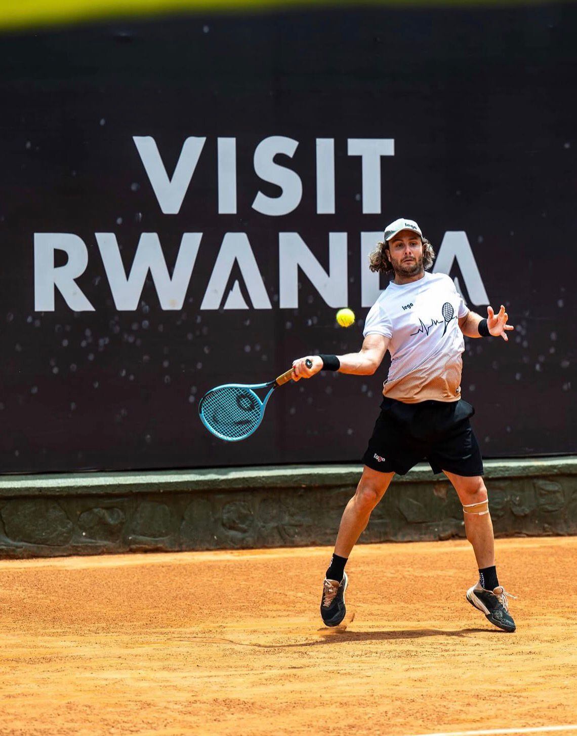 El santiagueño no pudo ante la contudencia del joven español, que le ganó por 6-3 y 6-2, en un juego en el que nunca le dio chance para tratar de soñar con su primer título en el circuito. (Foto: Instagram @marco.trungelliti)