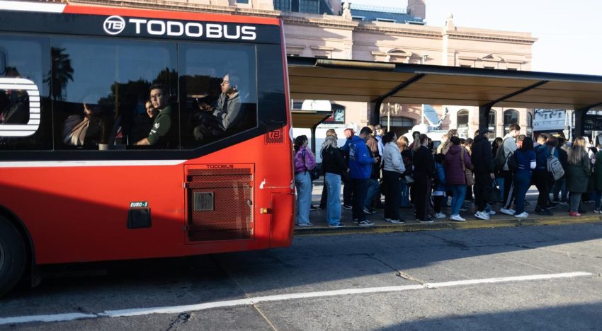 Paro de colectivos: cómo funcionan las líneas hoy en el AMBA