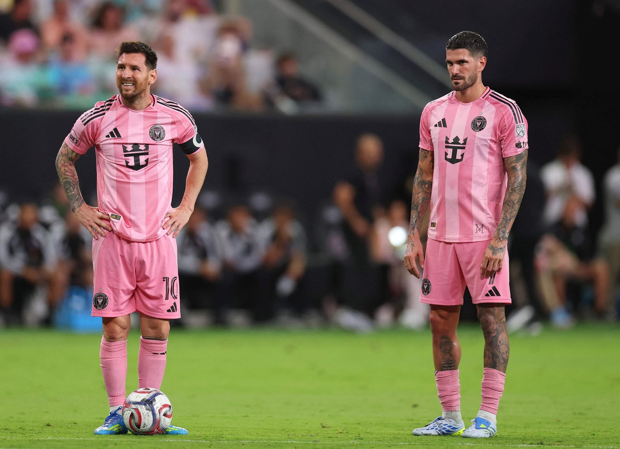 Lionel Messi y Rodrigo De Paul durante el duelo entre Inter Miami y Austin FC