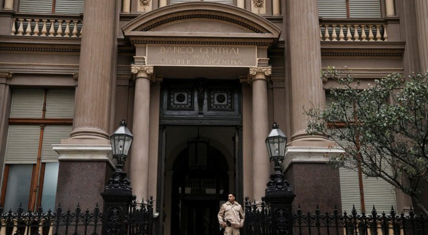 El BCRA compró US$4385 millones en el primer trimestre, pero las reservas solo crecieron US$924 millones