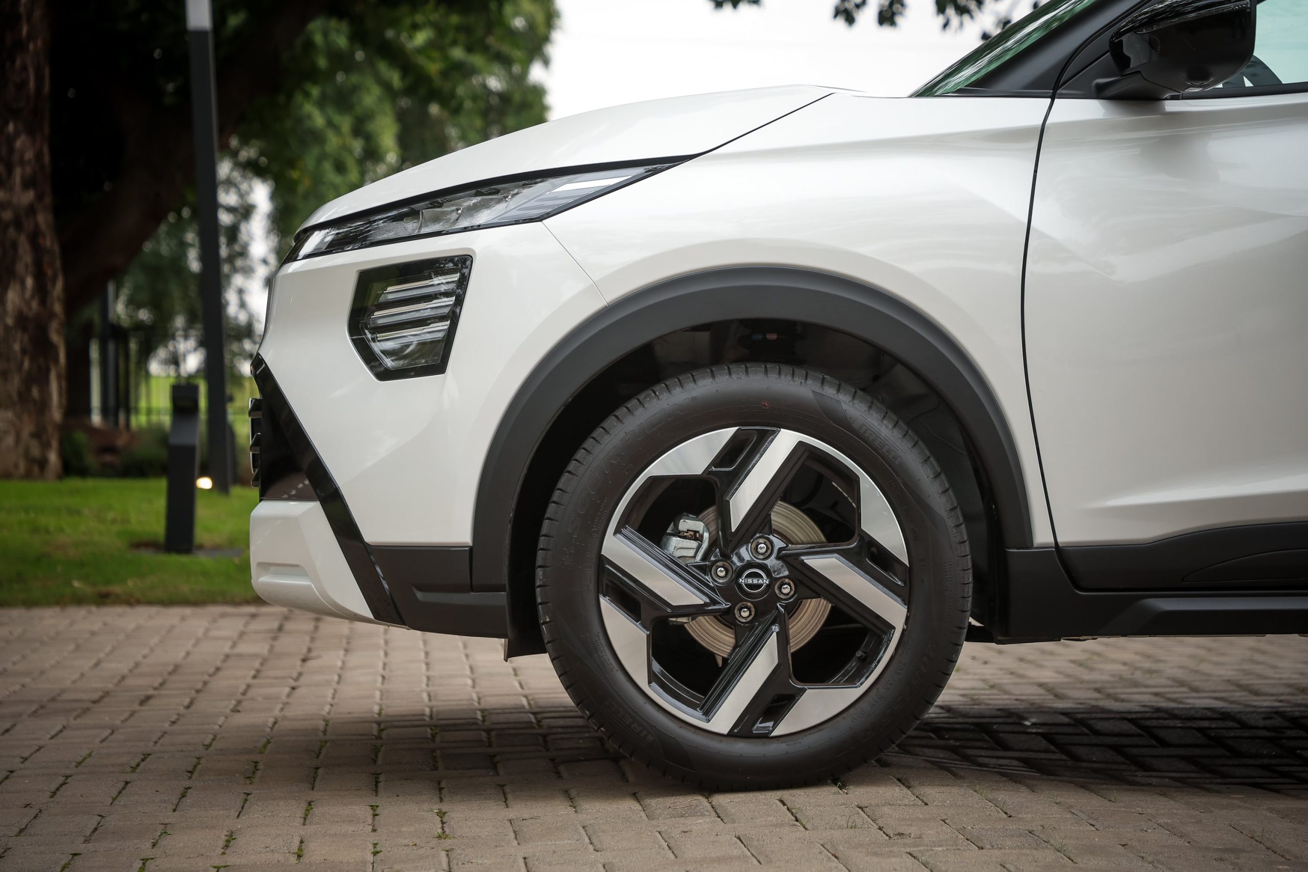 Sus nuevas llantas diamantadas “Blades” de 17″ no pasan desapercibidas 