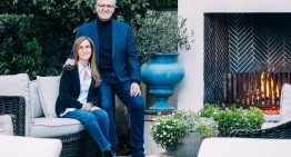 Son argentinos, le compraron a Bruce Willis su mansión en Beverly Hills y la vendieron por más del doble