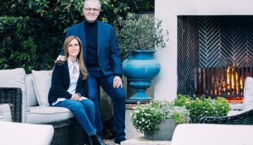 Son argentinos, le compraron a Bruce Willis su mansión en Beverly Hills y la vendieron por más del doble