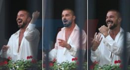 Banderas, regalos y euforia: las fotos del impactante recibimiento de los fans a Ricky Martin y su reacción