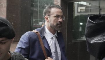 Declaró el primer policía que llegó a la casa de Maradona el día de su muerte: “Lo vi completamente hinchado”