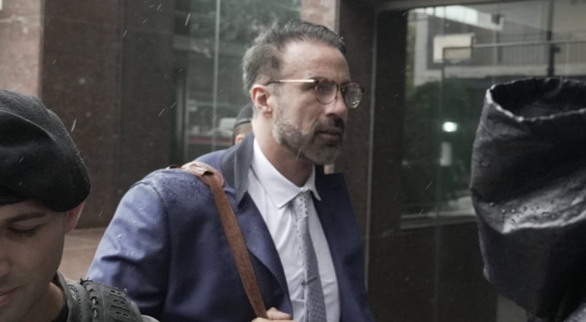 Declaró el primer policía que llegó a la casa de Maradona el día de su muerte: “Lo vi completamente hinchado”