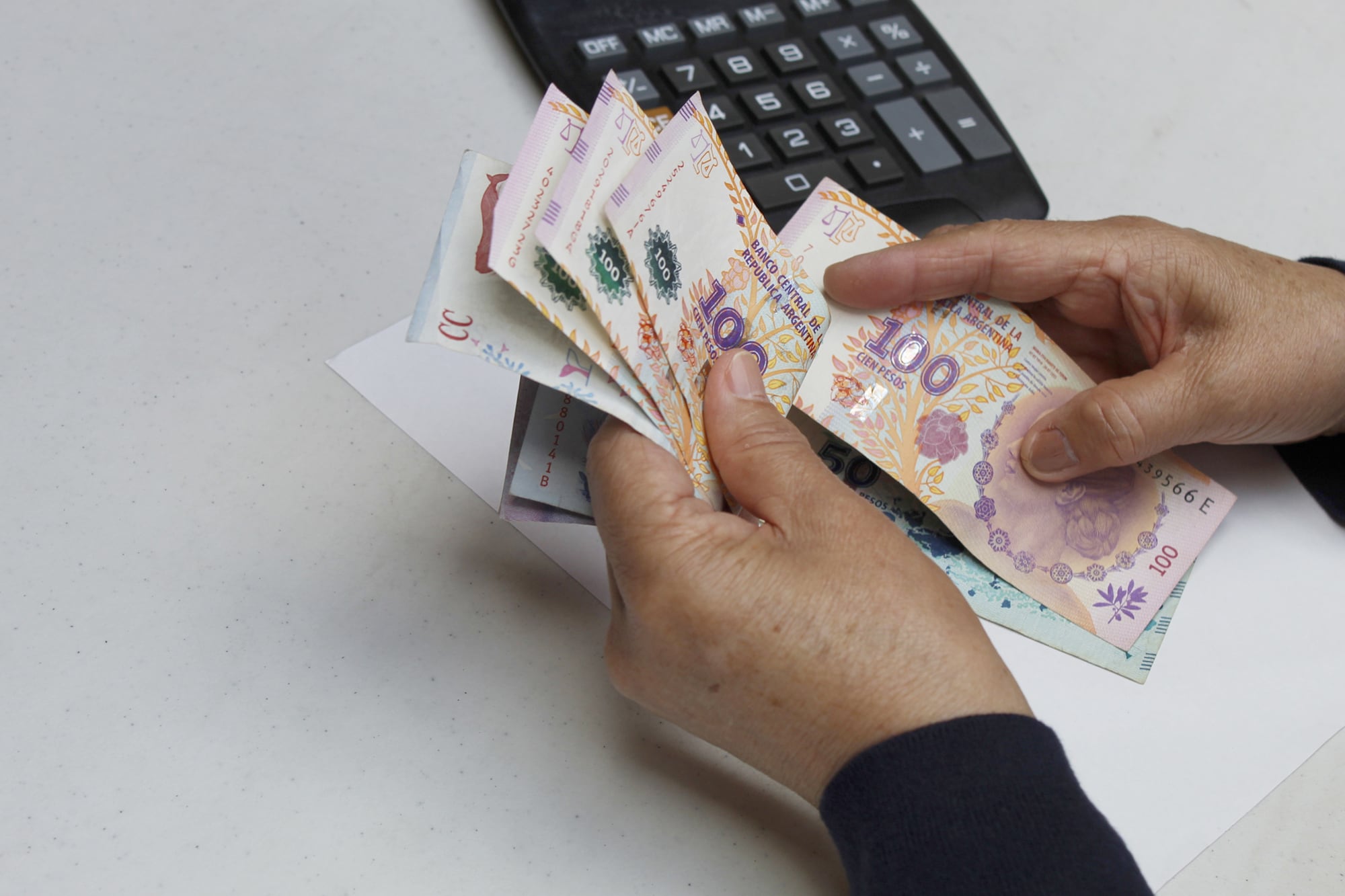 Quedan excluidas las personas que perciban jubilaciones o pensiones