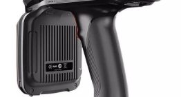 Del peaje al campo: un dispositivo lee “la patente” de las vacas y transforma el trabajo del agro