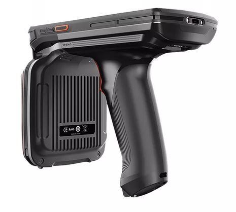 Del peaje al campo: un dispositivo lee “la patente” de las vacas y transforma el trabajo del agro