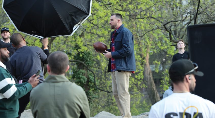 Qué se sabe de… La nueva faceta del novio de Taylor Swift, la compañía más fiel de Irina Shayk y la salida “artística” de Eva Longoria