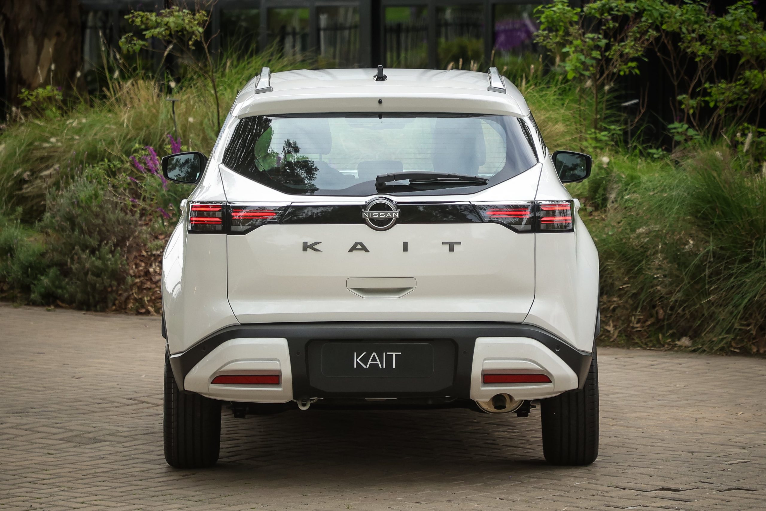 El diseño posterior también se caracteriza por utilizar líneas rectas