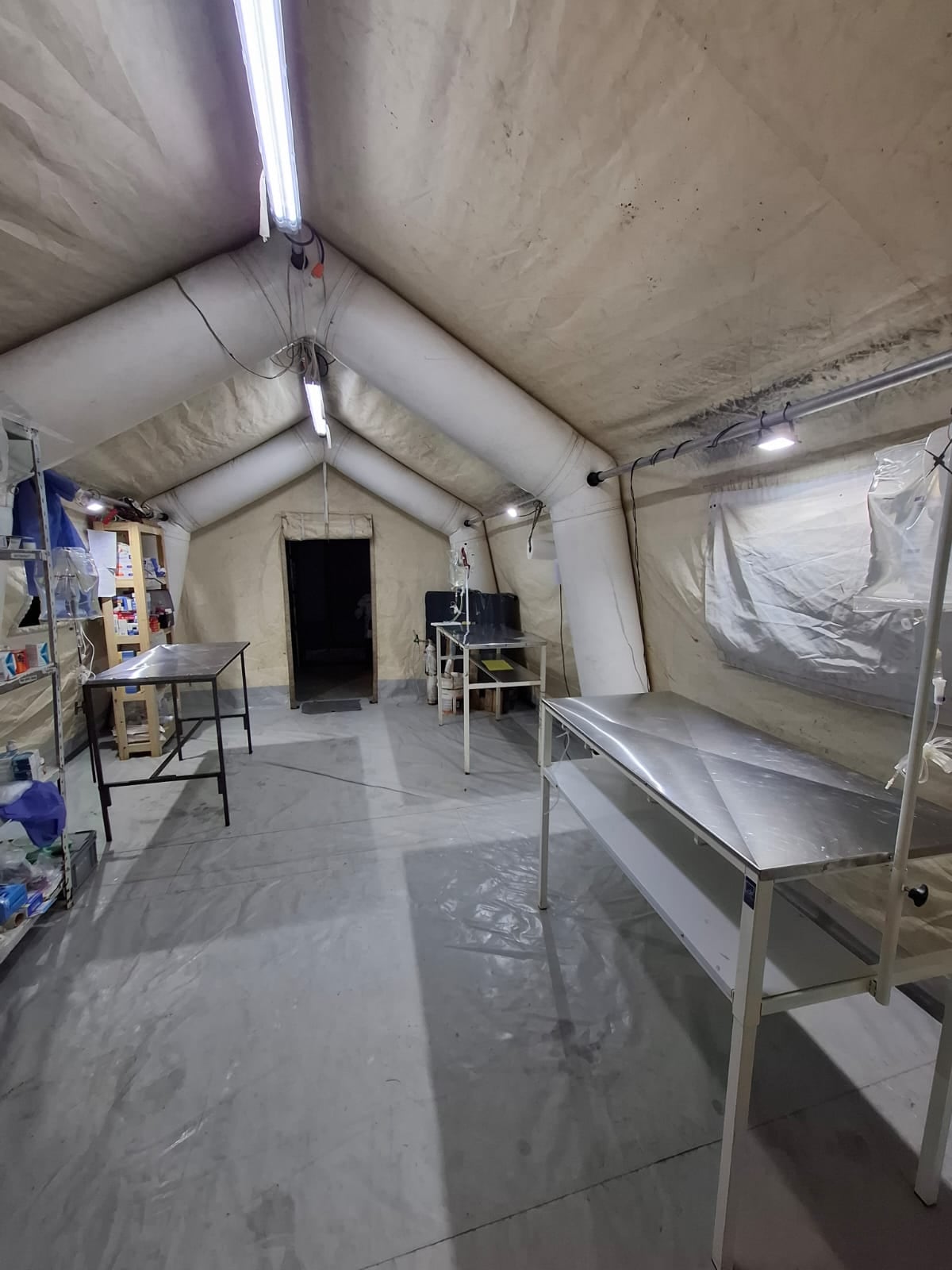 El campamento base donde los animales rescatados recibieron atención veterinaria.