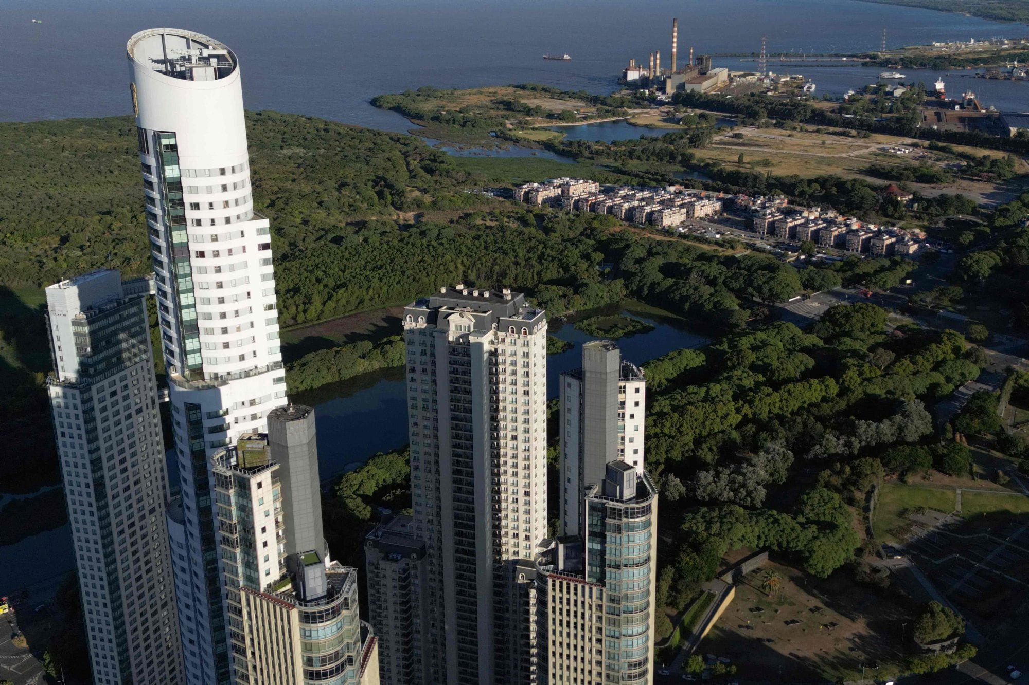 Puerto Madero, la zona que defiende los valores más altos de la Ciudad con US$6148/m², también experimentó una baja