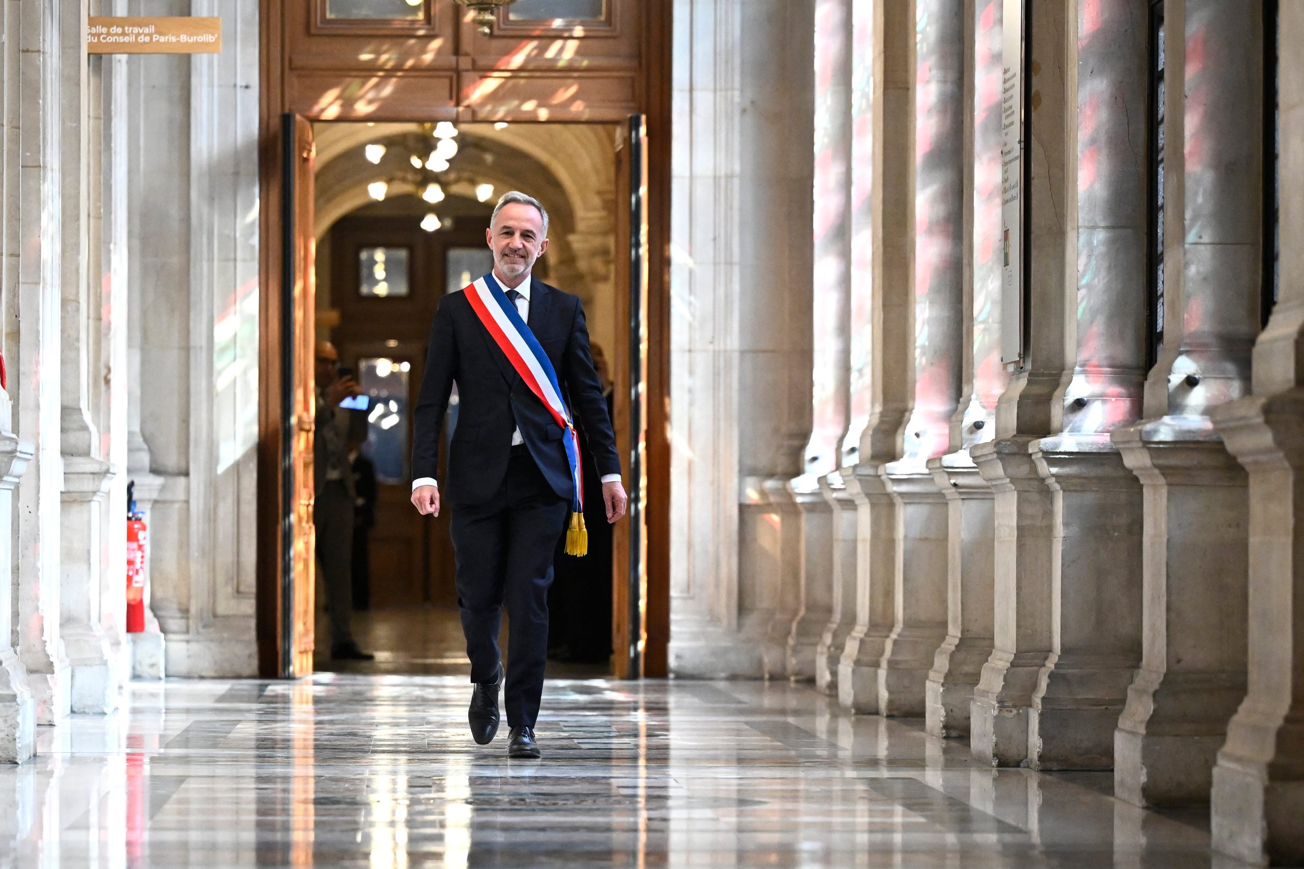 Emmanuel Grégoire asumió como alcalde de París el 29 de marzo. (Foto: AFP/Julien de Rosa).