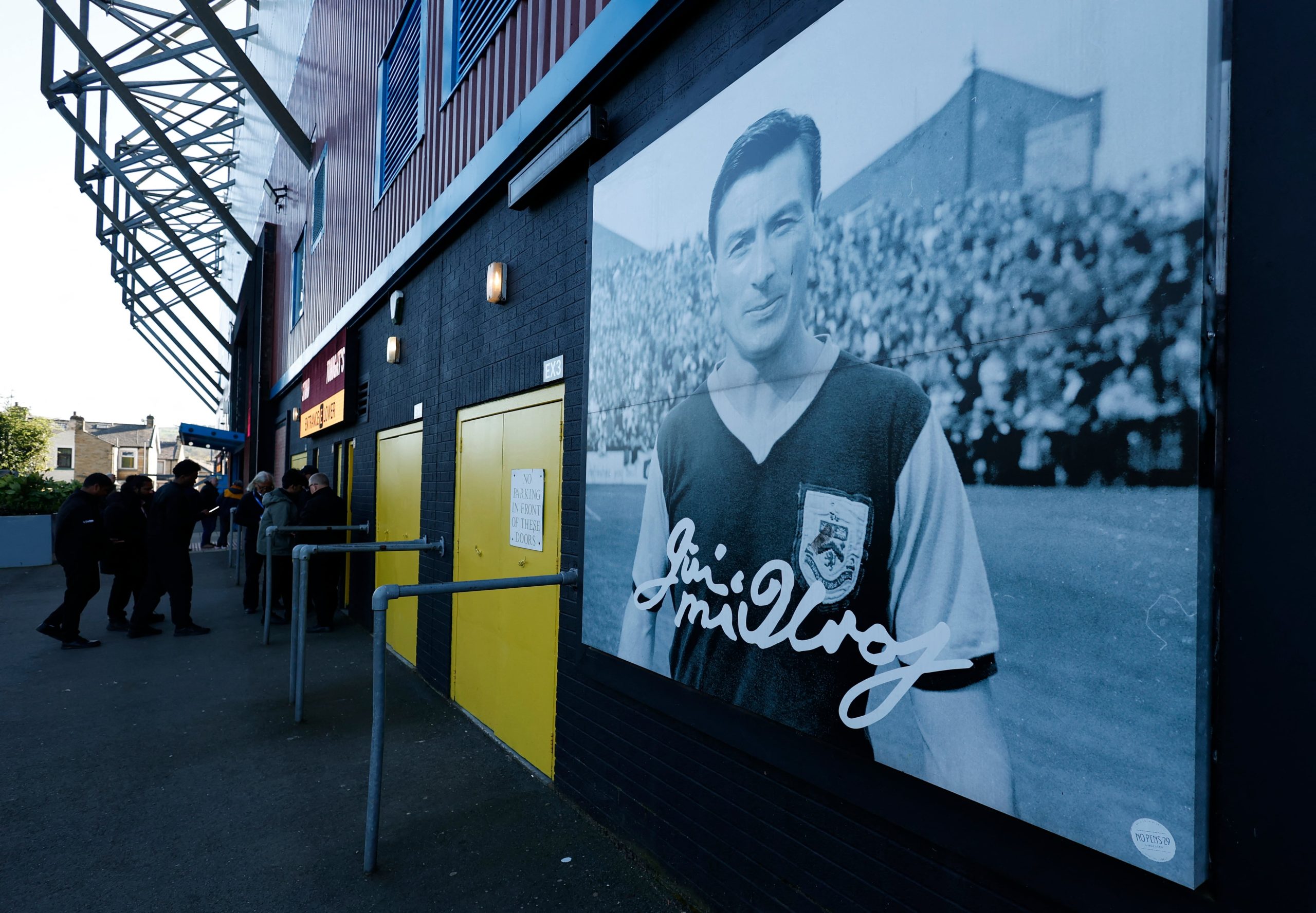 Burnley vs Manchester City por la fecha 34 de la Premier League del 2026.