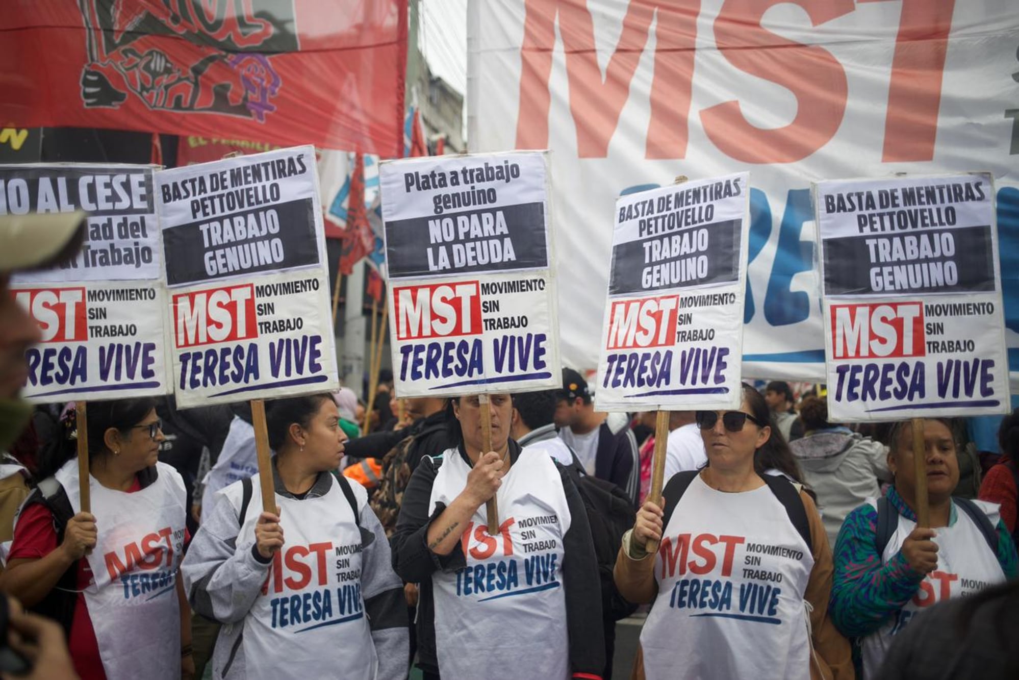 Una columna del Movimiento Sin Trabajo Teresa Vive, una de las organizaciones que participa de los piquetes de este martes