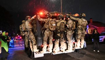 Última hora del intento de atentado contra Trump, en directo | Trump afirma que el autor del tiroteo en Washington actuó movido por el “odio” a los cristianos