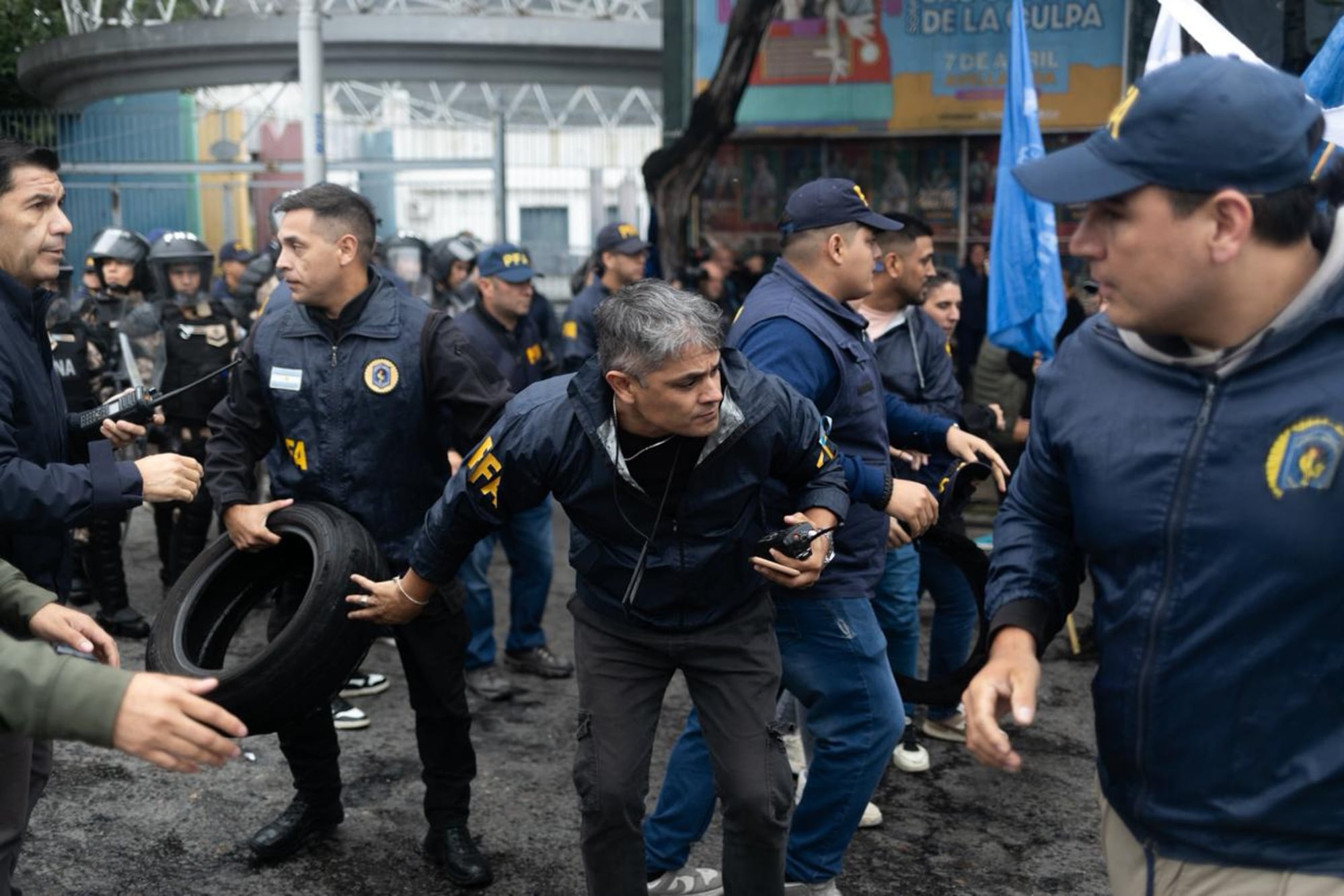 Tensión entre piqueteros y policías en Avellaneda