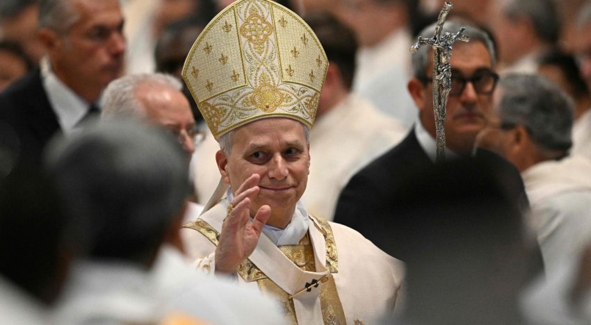 Vuelta a la tradición: León XIV le lavó los pies a 12 curas y llamó a los católicos a servir a los oprimidos