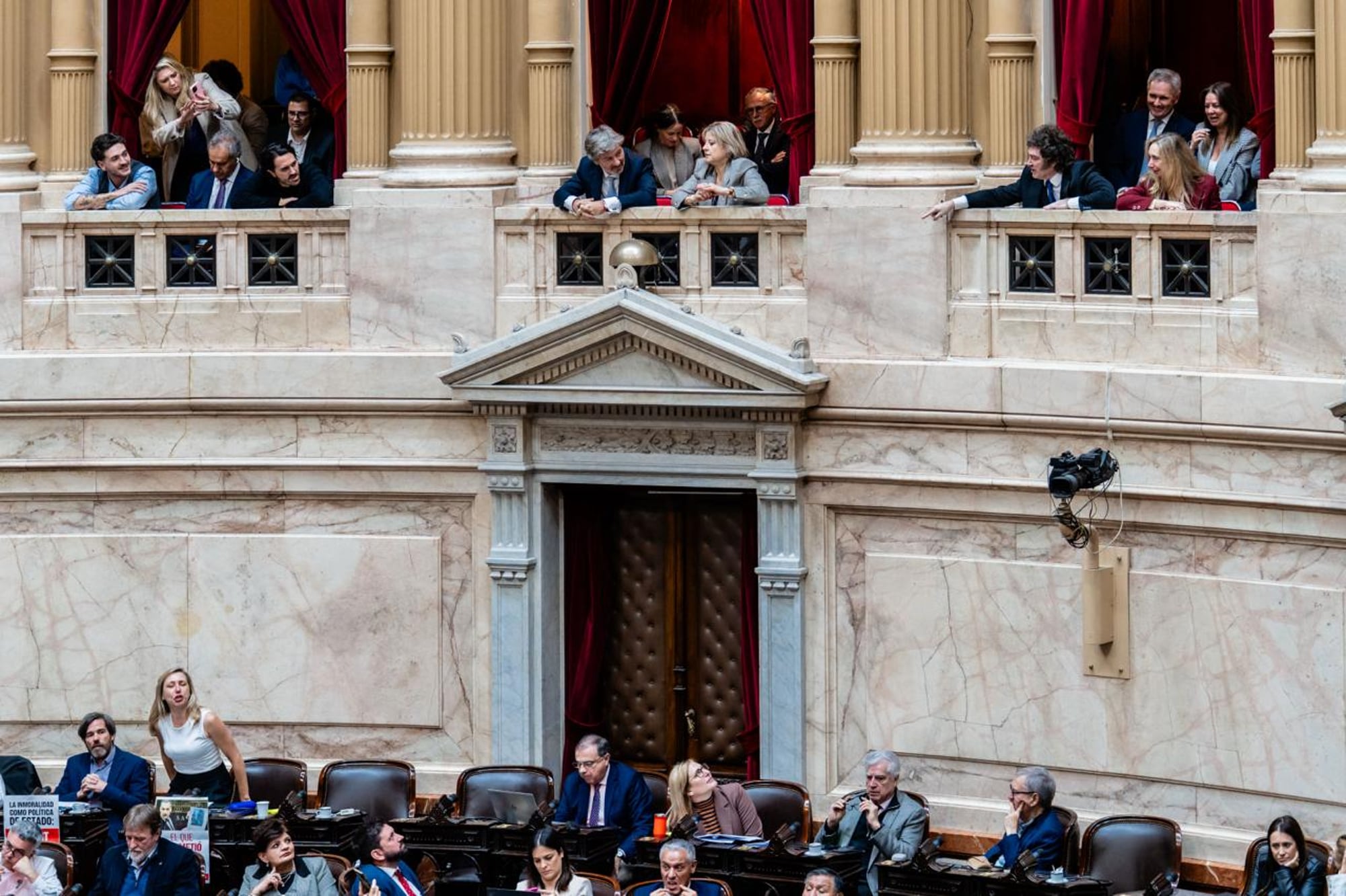 Manuel Adorni presenta el informe de gestión en el Congreso de la Nación. Milei discute con Myryam Bregman