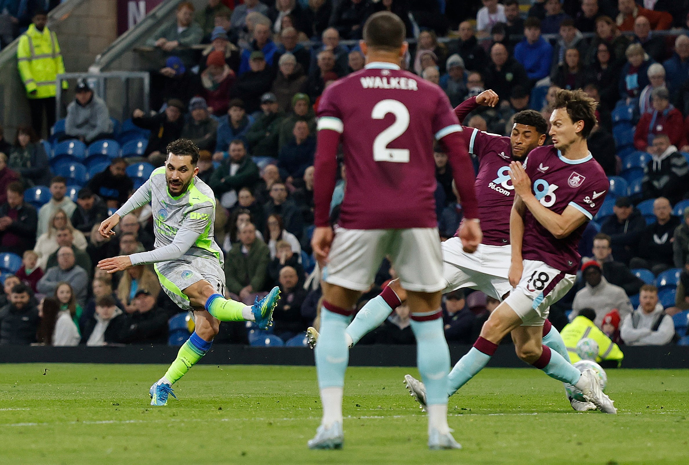 Burnley vs Manchester City por la fecha 34 de la Premier League del 2026.