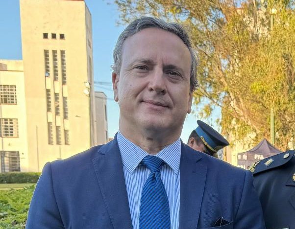 A dos meses del Mundial, Toviggino se diferenció de Tapia y recusó al juez que le prohibió salir del país