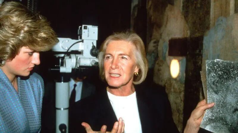 El trabajo de Brambilla se veía interrumpido por visitas, como la de Lady Di