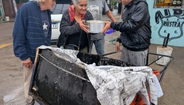 “Pensé en suicidarme”: de la crisis personal a recorrer el barrio con un carrito para que a ningún chico  le falte comida