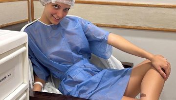 Es argentina, tiene 20 años, le diagnosticaron un cáncer que afecta a menos del 1% de los pacientes y hoy inspira a miles de seguidores en redes