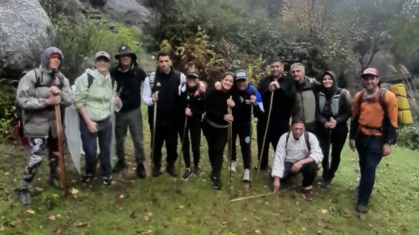 Carlos Tevez aprovechó su día libre y decidió hacer trekking en el cerro Champaquí, el más alto de Córdoba.  (Foto @ecochampaqui.turismo IG)