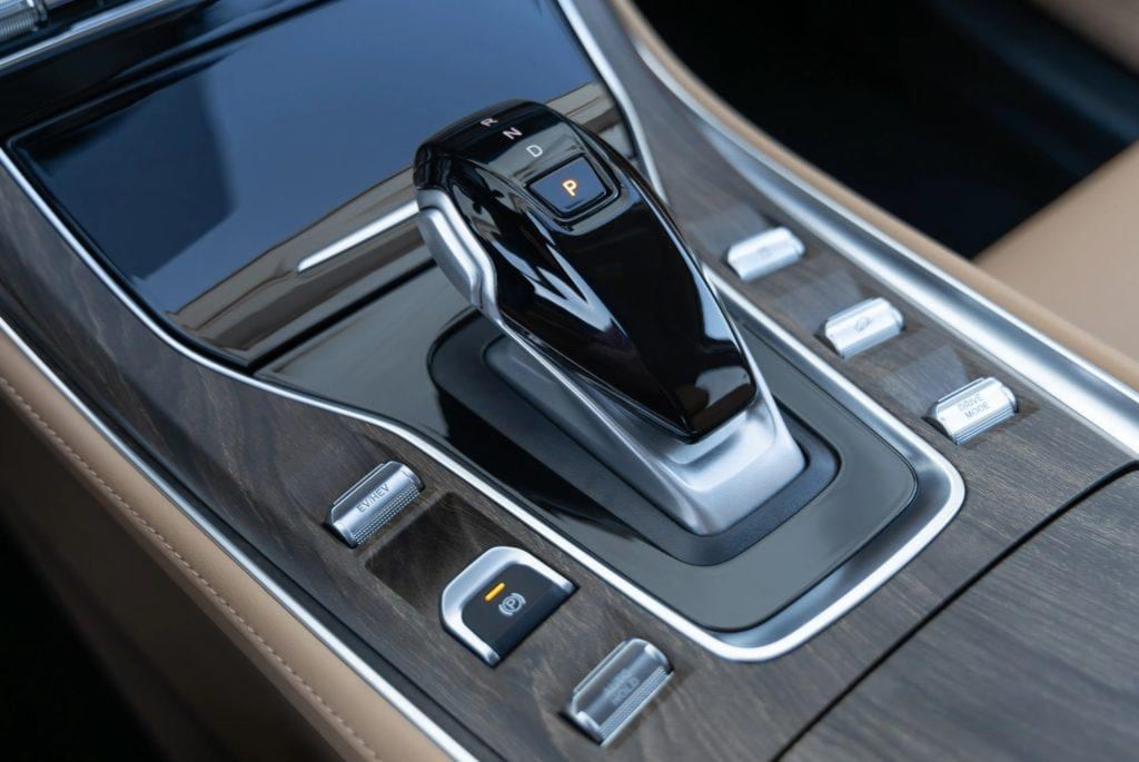 La caja es una automática E-CVT