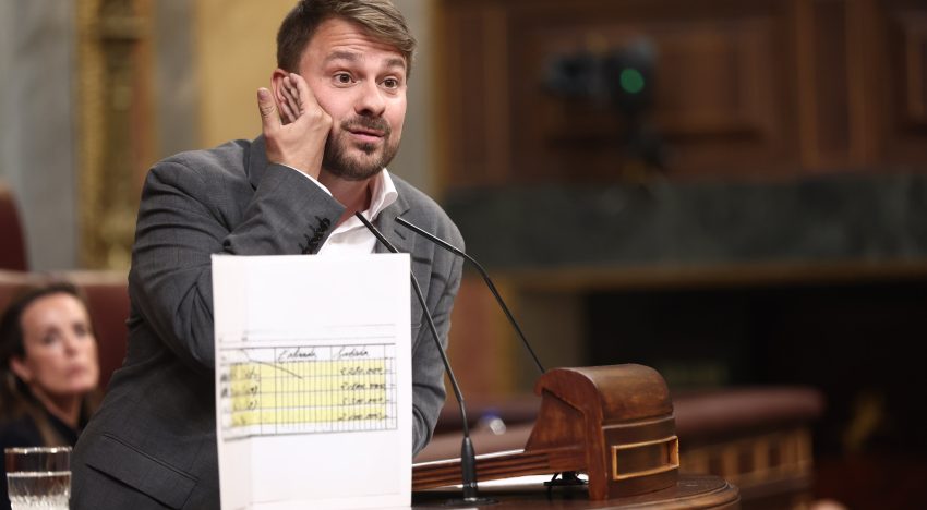 El PP propone bajar de 1.800 a 900 euros la renta para declarar a una familia vulnerable