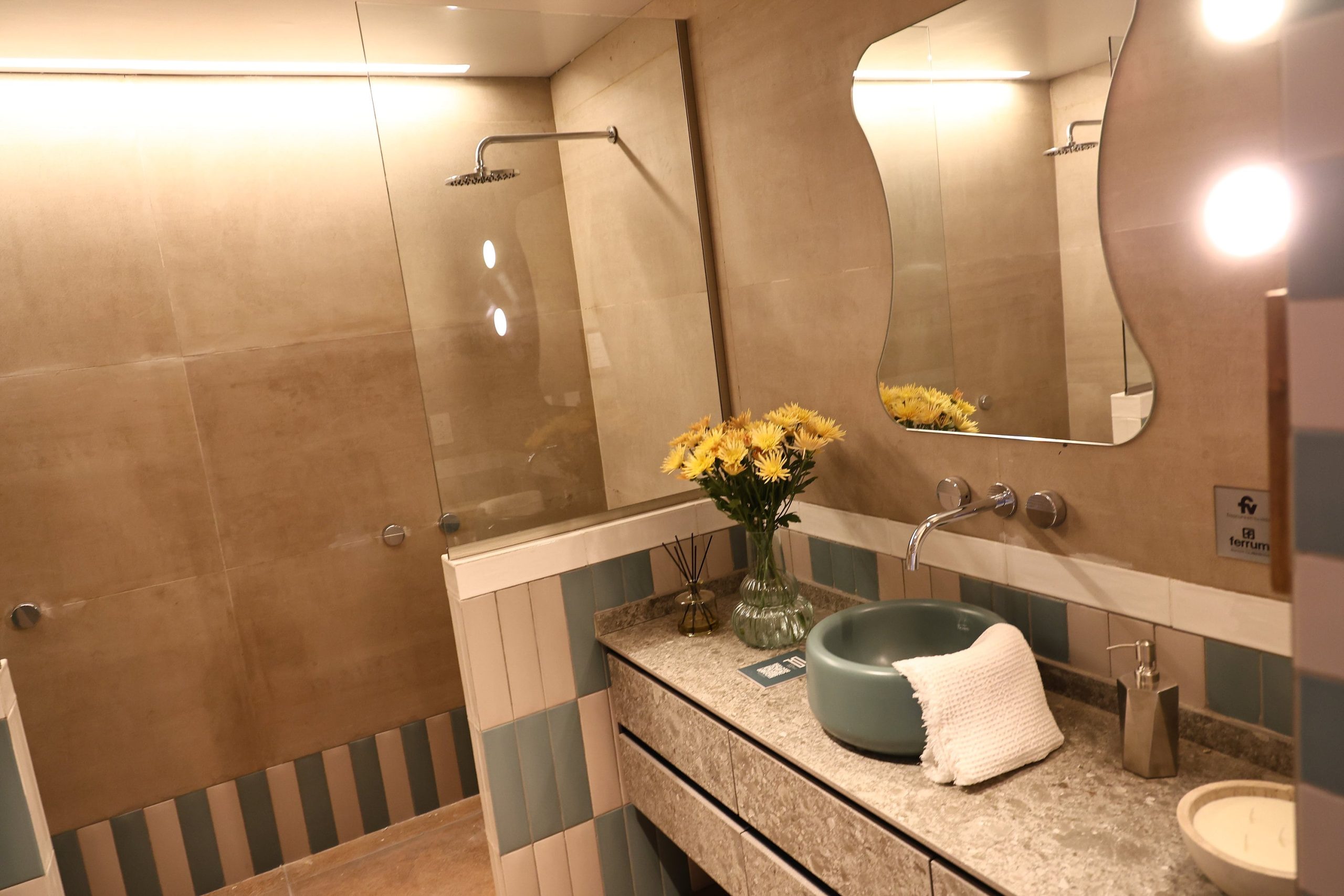 Los colores neutros en arena, beige y las textura de piedra son una tendencia: Experiencia Living 2026, en Remeros Beach, Tigre, hasta el 19 de abril