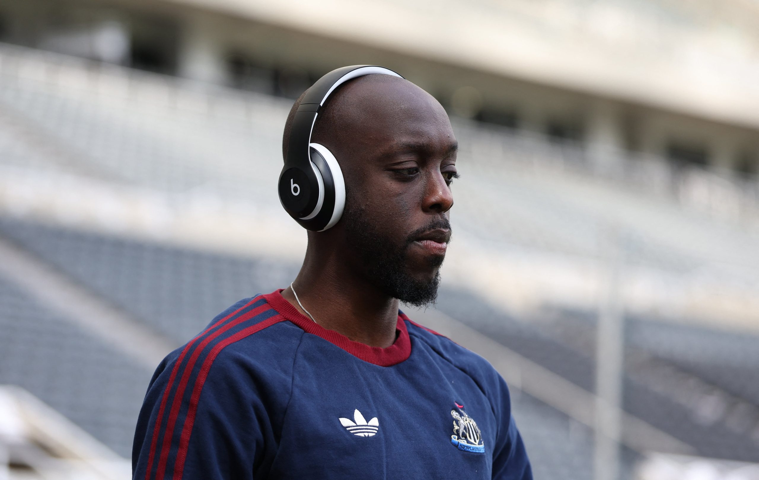 Newcastle vs Bournemouth por la fecha 33 de la Premier League del 2026.